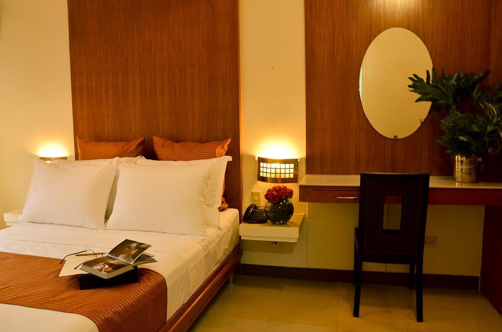 Pghi Hotel Quezon City Kültér fotó