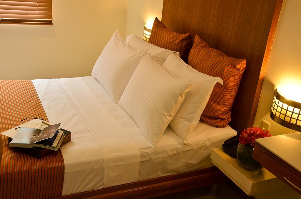 Pghi Hotel Quezon City Kültér fotó