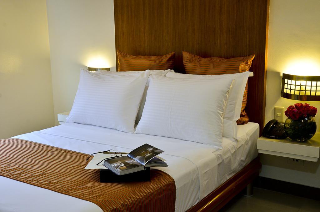 Pghi Hotel Quezon City Kültér fotó